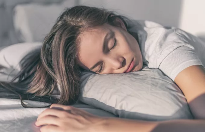 Οι 5 τροφές πλούσιες σε μελατονίνη για να διορθώσεις άμεσα την ποιότητα του ύπνου σου