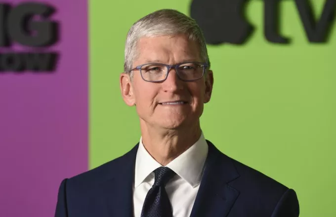«Χρυσοφόρο» μπόνους 750 εκατ. δολαρίων για τον επικεφαλής της Apple Τιμ Κουκ