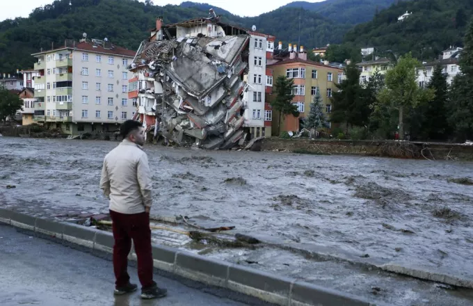 Τουρκία: Ο αριθμός των νεκρών από τις πλημμύρες έφθασε τους 62