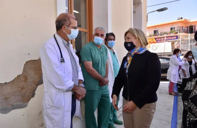 Επίσκεψη της Μίνας Γκάγκα στη Χίο - Στο επίκεντρο η ενίσχυση των υγειονομικών δομών