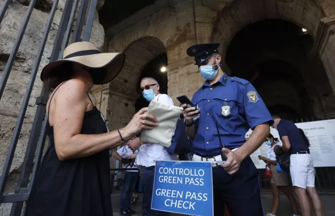 Ιταλία-κορωνοϊός: Ανοιχτό το ενδεχόμενο να επεκταθεί το «πάσο εμβολιασμένου» σε όλους