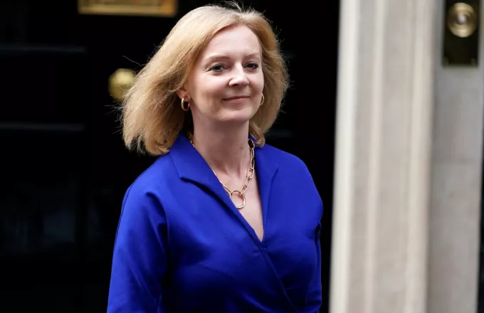 Ανακατεύει την τράπουλα ο Τζόνσον: Η Λιζ Τρας νέα υπουργός Εξωτερικών της Βρετανίας
