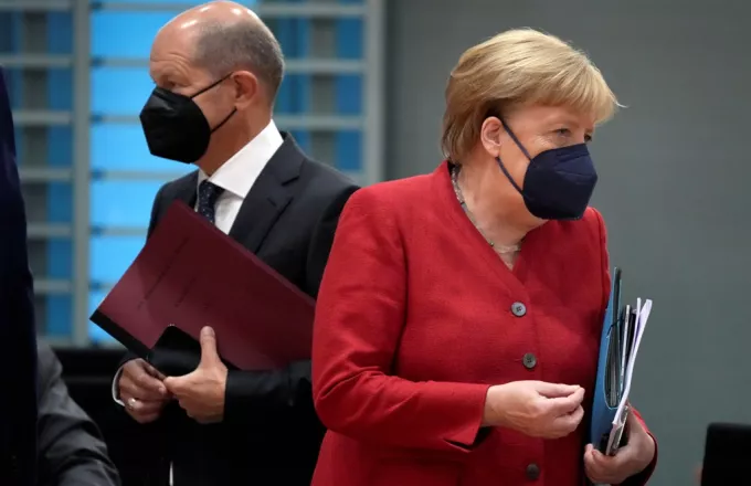 Γερμανικές εκλογές: Τι απαντά ο Σολτς στην κριτική της Μέρκελ για τις συνεργασίες