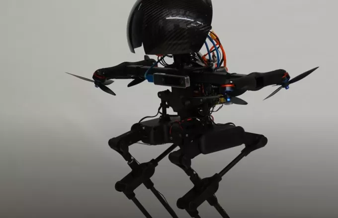 LEO: Το δίποδο ρομπότ που μπορεί να κάνει σκέιτμπορντ, να πετάει και σχοινοβατεί (video) 