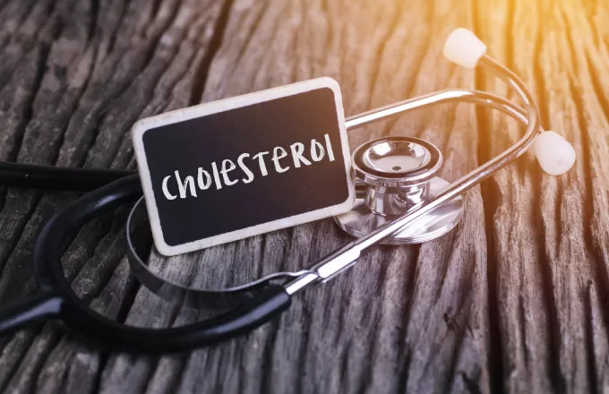 Όσα περισσότερα χρόνια έχει κάποιος υψηλή «κακή» χοληστερίνη, αυξάνεται ο κίνδυνος για την καρδιά 