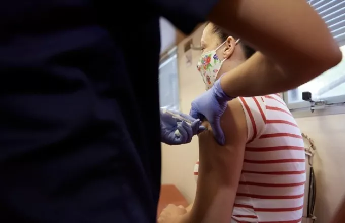 Συμβολή του ΕΟΔΥ σε Μαζικούς Εμβολιασμούς πρώτης δόσης στο Δήμο Πειραιά