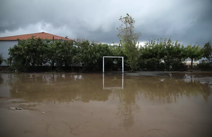 Φούσκωσε ποτάμι στα Νέα Στύρα Ευβοίας -Πλημμύρισαν σπίτια