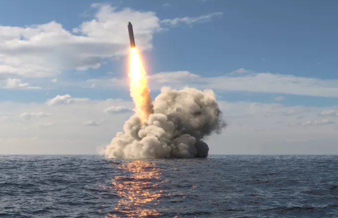 Ρωσία: Εκτόξευσε υπερηχητικό πύραυλο Tsirkon από υποβρύχιο (video)