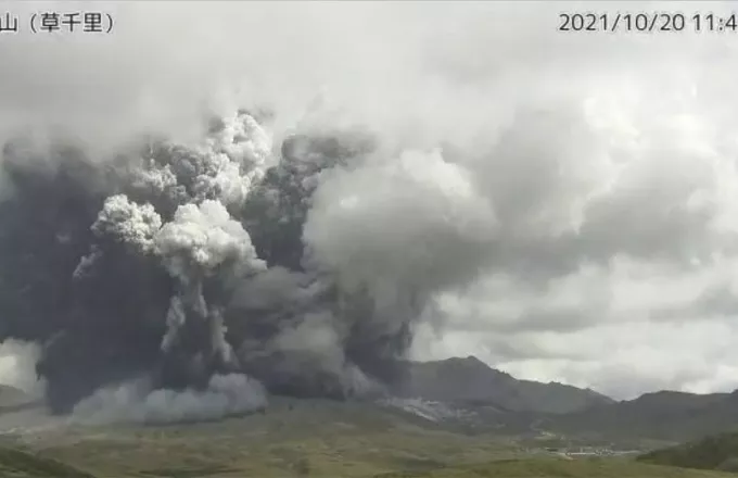 Ιαπωνία: Η στιγμή της έκρηξης του ηφαιστείου Άσο-Εντυπωσιακό βίντεο