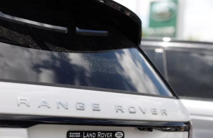 Aποκαλύφθηκε η πρώτη φωτογραφία του νέου Range Rover