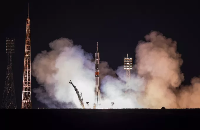 Ρωσία: Η Roskosmos θέλει να πετάξουν κοσμοναύτες της με τα διαστημόπλοια του Μάσκ
