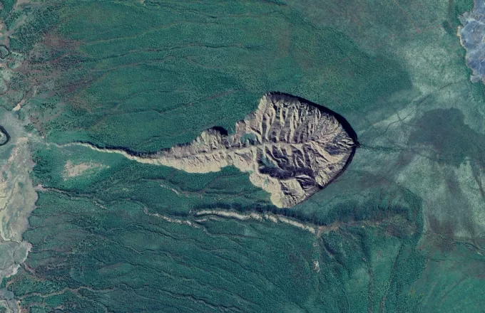 Σιβηρία: Λιώνει ο παγετός στον κρατήρα Batagaika –Ανοίγει η «Πύλη της κολάσεως» (pics+vid)