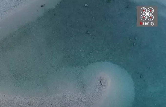 Σύβοτα, Διαπόρι: Η παραλία με παράξενο σχήμα, που μπορείς να επιλέξεις θερμοκρασία νερού (vid)