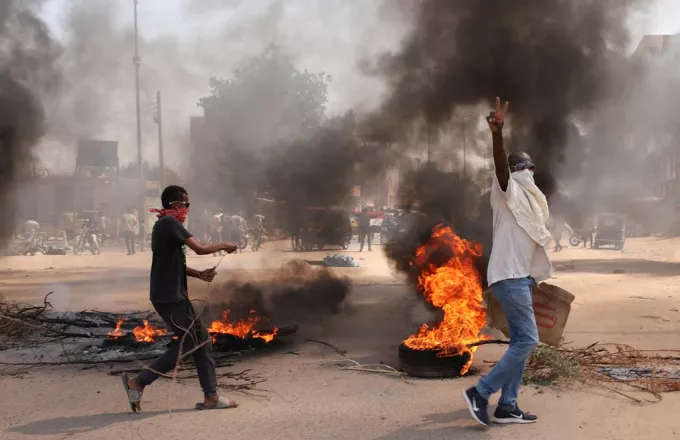 Έκρυθμη η κατάσταση στο Σουδάν: Ο στρατός πυροβολεί κατά διαδηλωτών-12 τραυματίες