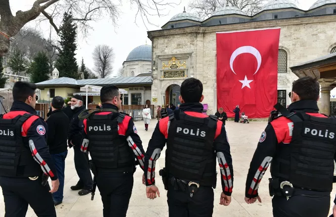 Άνδρας απειλούσε πως θα ανατιναχθεί έξω από αστυνομικό τμήμα στην Τουρκία- Εξουδετερώθηκε από τους φρουρούς	
