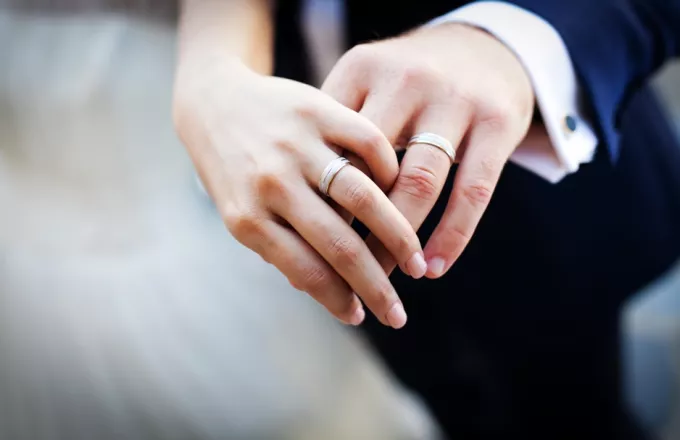 Ποια είναι η καλύτερη ηλικία για γάμο; Έρευνα ανατρέπει όσα πιστεύαμε