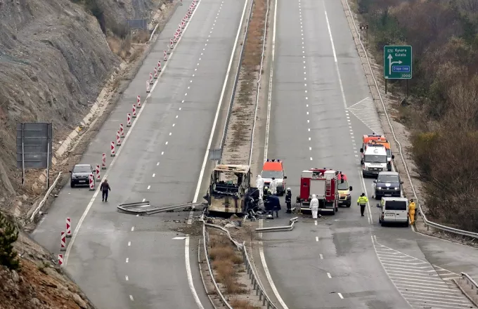 Βουλγαρία-Λεωφορείo: Τα πτώματα ήταν στοιβαγμένα και είχαν γίνει στάχτη -Ο οδηγός σκοτώθηκε επιτόπου