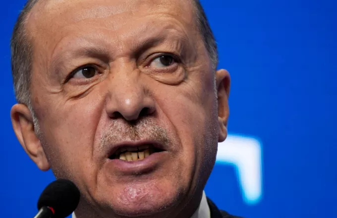 Ερντογάν: Αν έχετε αποταμιεύσεις σε ξένο νόμισμα κάντε τες τουρκικές λίρες