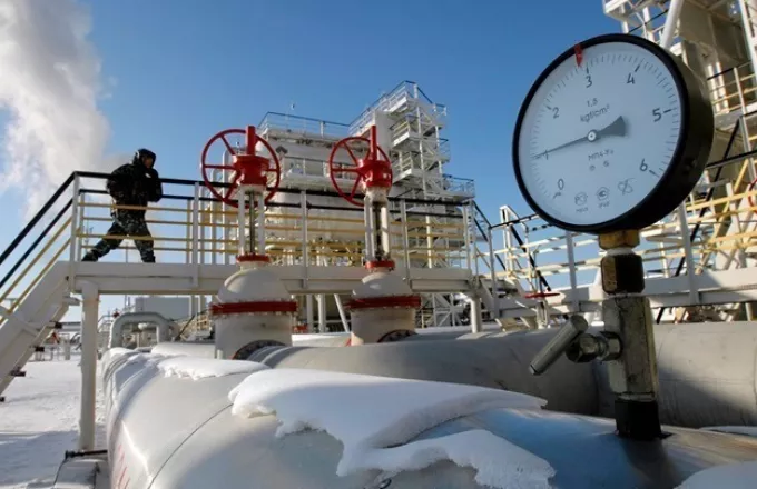 Κομισιόν: Οδηγίες στις εταιρείες για πληρωμή φυσικού αερίου σε ρούβλια χωρίς να παραβιάζουν τις κυρώσεις