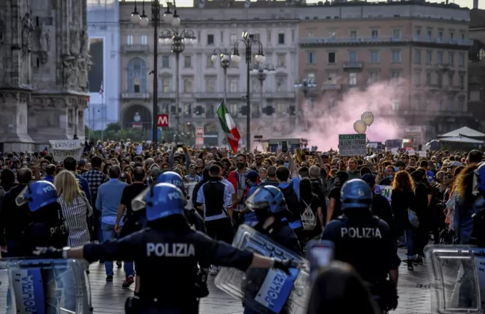 Ιταλία: 11.555 κρούσματα και 49 θανάτοι -Διαδηλώσεις αντιεμβολιαστών