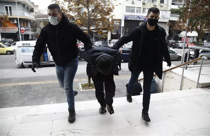 Θεσσαλονίκη: Απολογούνται στον ανακριτή οι δύο κατηγορούμενοι για τη φονική ληστεία στην Τούμπα