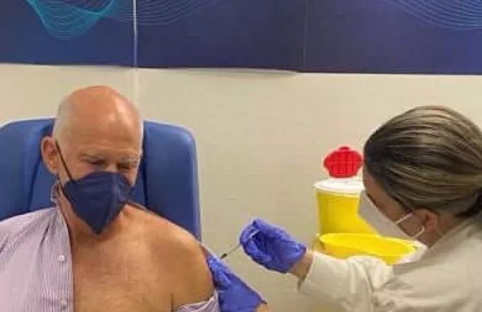 Γιώργος Παπανδρέου: Εμβολιάστηκε με την τρίτη δόση-Το μήνυμα που στέλνει