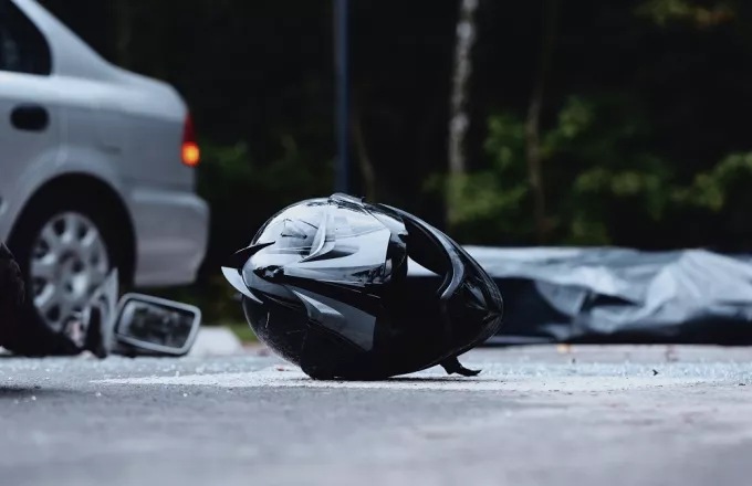 Χαλκιδική: Ένας νεκρός και μία τραυματίας σε τροχαίο με μοτοσικλέτα