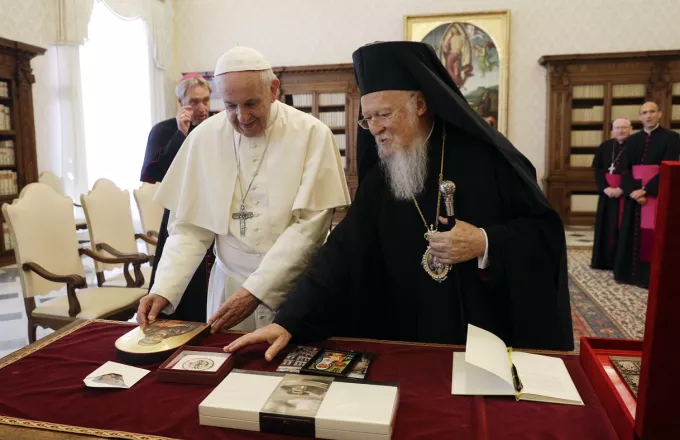 Ευχές για ταχεία ανάρρωση από τον Πάπα Φραγκίσκο στον Οικουμενικό Πατριάρχη Βαρθολομαίο