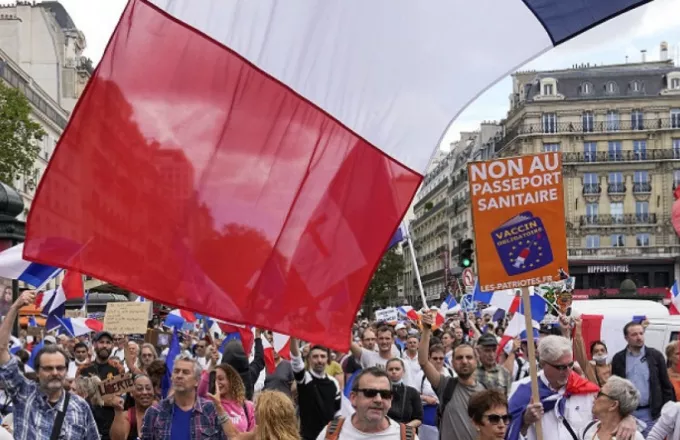 Γαλλία: Επίθεση πιθανόν από αντιεμβολιαστές δέχτηκε το σπίτι βουλευτή της κυβέρνησης