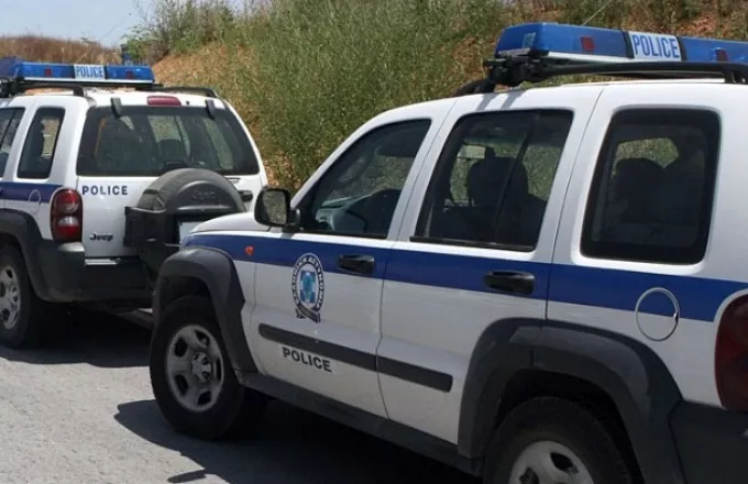 Άγνωστοι «γάζωσαν» με 13 σφαίρες αυτοκίνητο αστυνομικού στα Βασιλικά Ευβοίας