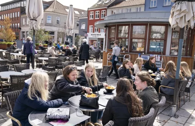 Κορωνοϊός - Δανία: Κλείσιμο σχολείων, τηλεργασία και περιορισμός της νυχτερινής ζωής
