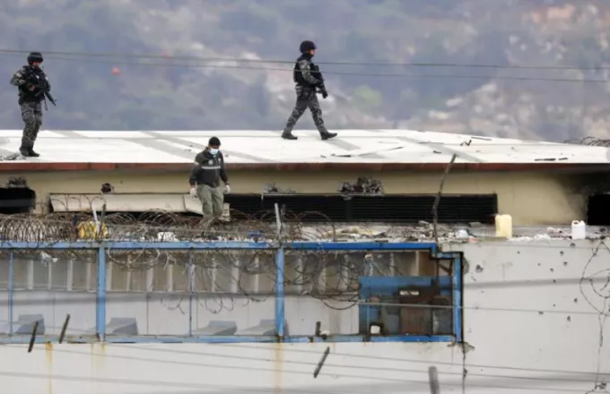 Ισημερινός: Παρατείνεται ο έλεγχος της πρόσβασης από τον στρατό στις φυλακές