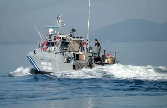 Συναγερμός ανοιχτά της Φολέγανδρου - Βυθίστηκε σκάφος με μετανάστες