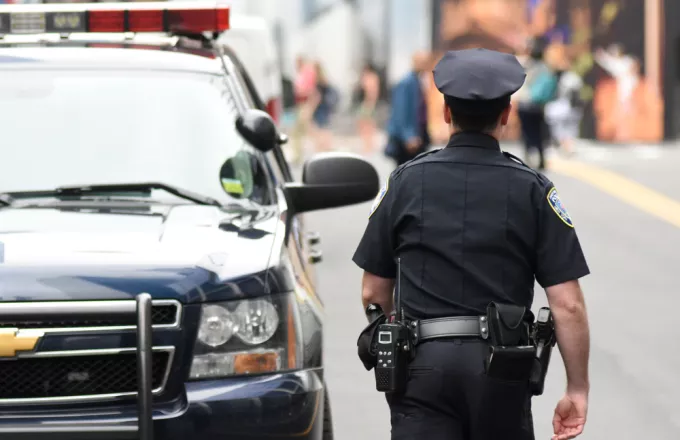 HΠΑ: Σε διαθεσιμότητα 3 αστυνομικοί που ξυλοκόπησαν ύποπτο στο Άρκανσο