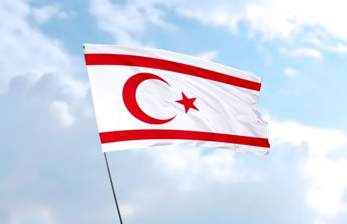 Ακραία πρόκληση Τουρκοκυπρίων: Κρέμασαν σημαία του ψευδοκράτους σε  πρεσβεία της Κύπρου στο Λονδίνο (pic-vid)