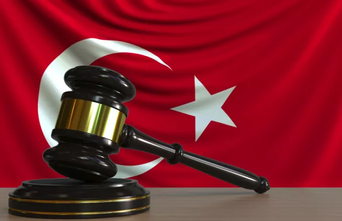 Αθωωτική απόφαση από τουρκικό δικαστήριο για τη Γερμανίδα δημοσιογράφο Μεσαλέ Τολού