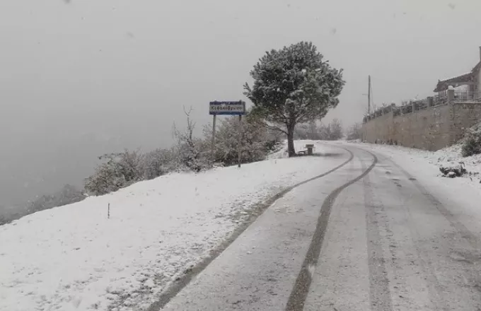 Ποιοι δρόμοι στην Αττική έκλεισαν λόγω χιονόπτωσης 