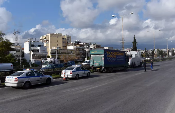 Τροχαίο στην Αθηνών - Λαμίας με 3 τραυματίες - Μποτιλιάρισμα στην άνοδο 