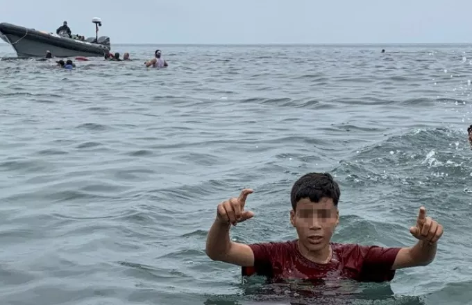 Πλοία μη κυβερνητικών οργανώσεων διέσωσαν εκατοντάδες μετανάστες στη Μεσόγειο