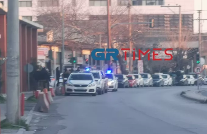 Θεσσαλονίκη: «Στο πόδι» η ΕΛΑΣ για συγκέντρωση αντιεξουσιαστών κοντά στο Αστυνομικό Μέγαρο (vid)