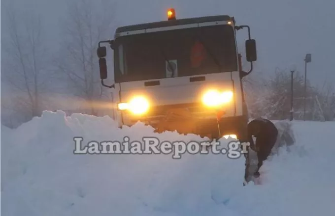 «Διομήδης»: Μισό μέτρο χιόνι στα ορεινά χωριά της Λαμίας (φωτο)