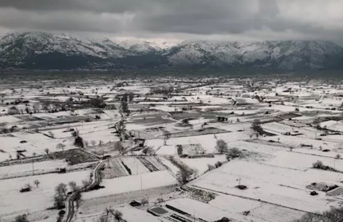 Οροπέδιο Λασιθίου: Εντυπωσιακές λήψεις από drone στο χιονισμένο τοπίο -Δείτε βίντεο