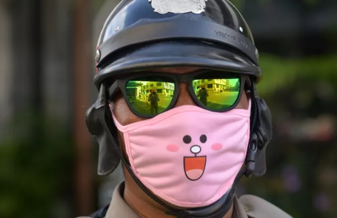Ιταλία: Η αστυνομία διαμαρτυρήθηκε γιατί παρέλαβε... ροζ προστατευτικές μάσκες