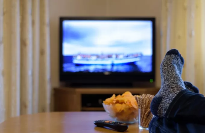 Η πολλή τηλεόραση, 4 ώρες «σερί», αυξάνει τον κίνδυνο θρόμβωσης-Τι αποκάλυψε έρευνα