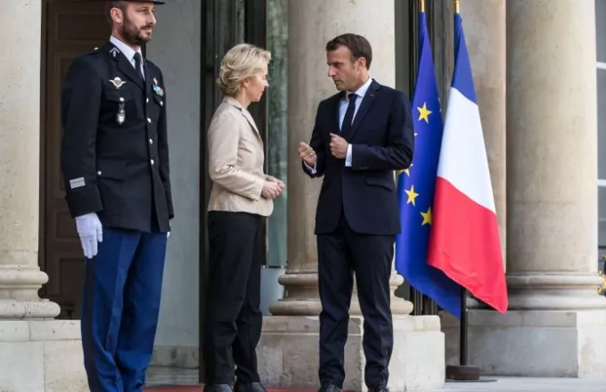 Κομισιόν για γαλλική προεδρία: Η ΕΕ θα συνεργαστεί «χέρι-χέρι με τη Γαλλία