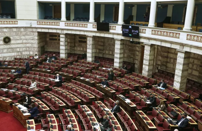 Βουλή: Κυρώθηκε η Πράξη Νομοθετικού Περιεχομένου με τα έκτακτα μέτρα για την κακοκαιρία «Ελπίς»