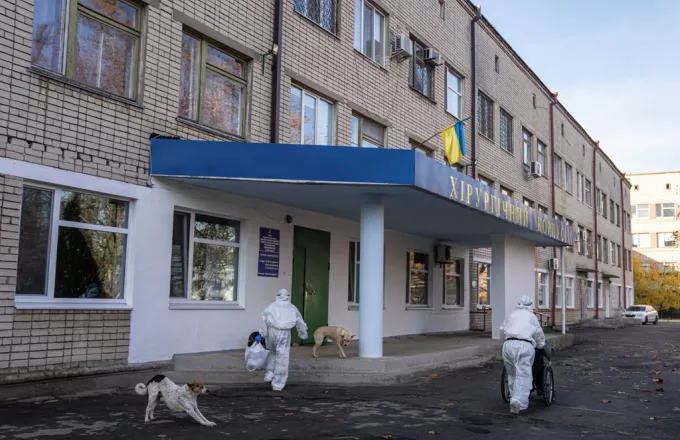 Τα αποθέματα οξυγόνου στα νοσοκομεία της Ουκρανίας μπορεί να εξαντληθούν σε 24 ώρες, προειδοποιεί ο ΠΟΥ