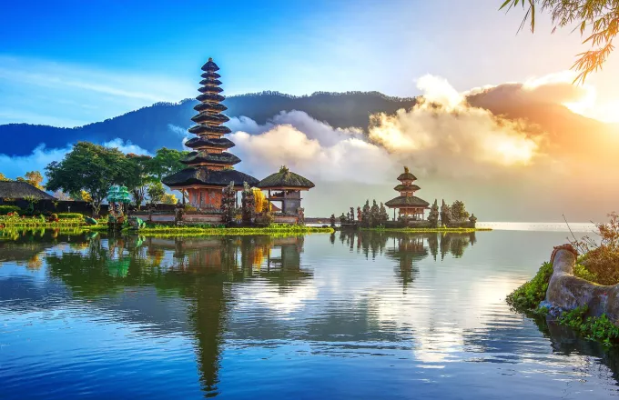 Ινδονησία: Έφτασε η πρώτη διεθνής πτήση στο Μπαλί έπειτα από σχεδόν δύο χρόνια