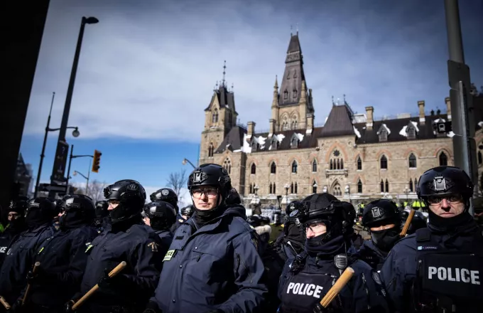 Καναδάς: Η αστυνομία «ασφάλισε» το κέντρο της Οτάβα-Απομακρύνθηκαν οι διαδηλωτές