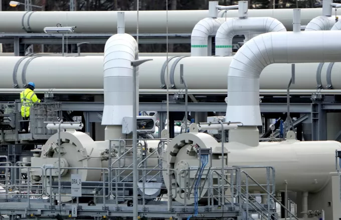 «Δυστυχώς χρειαζόμαστε ακόμη το ρωσικό φυσικό αέριο», λέει το Βερολίνο